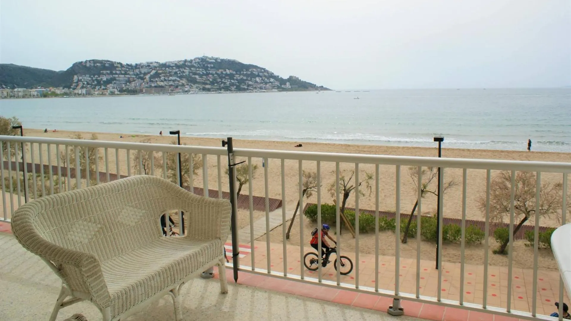 Appartement Apartamento En Primera Linea De Mar, Roses Av-06