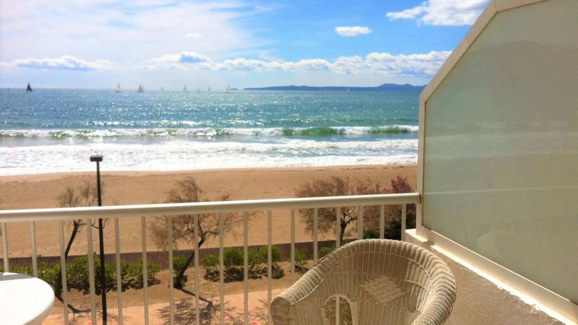 Apartamento En Primera Linea De Mar, Roses Av-06 Διαμέρισμα